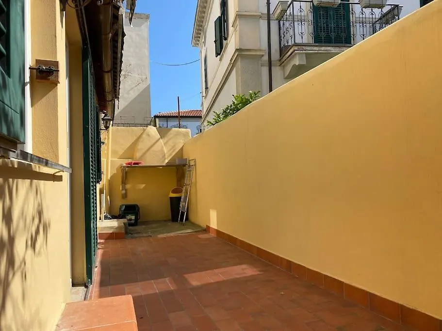 Terraced House Near The Sea Apartment Livorno